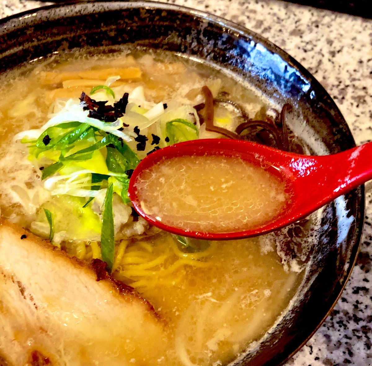 northernroad1's tweet photo. 豚骨・鶏ガラのWスープに2種類の白味噌
味噌ラーメン
麺屋 樹 本店
#のろブログ #のろちゃんねる #北海道 #札幌 #東区 #本町 #環状通東 #飯テロ #グルメ #ランチ #ディナー #ラーメン #旭川ラーメン #味噌ラーメン #麺屋樹 https://t.co/UdlQcyNPFT