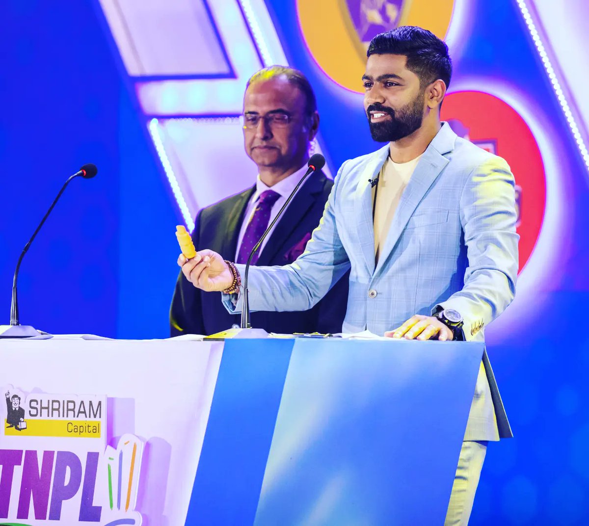 Enjoyed presenting the first ever @TNPremierLeague player auction with @Charuonsports. From wielding the bat to holding the mic, it has come a full circle. Thank you @TNCACricket and @R1SEWorldwide for the opportunity. #cricketchanakyan #TNPL2023auction #NammaOoruNammaGethu