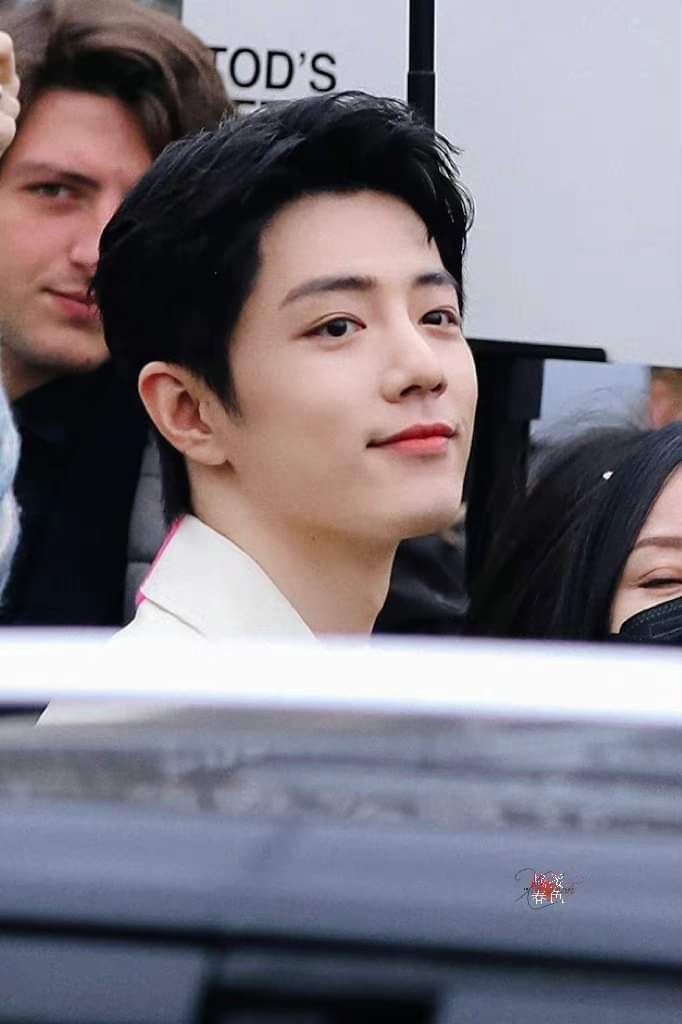 TN05756402's tweet photo. Chinh đẹp quá 😘😘
#XiaoZhan #XiaoZhanTodsRomance #TodsFW23 #XiaoZhanxTodsFW23 
#Tods #MilanFashionWeek #MFW https://t.co/1yqpAKWXEp