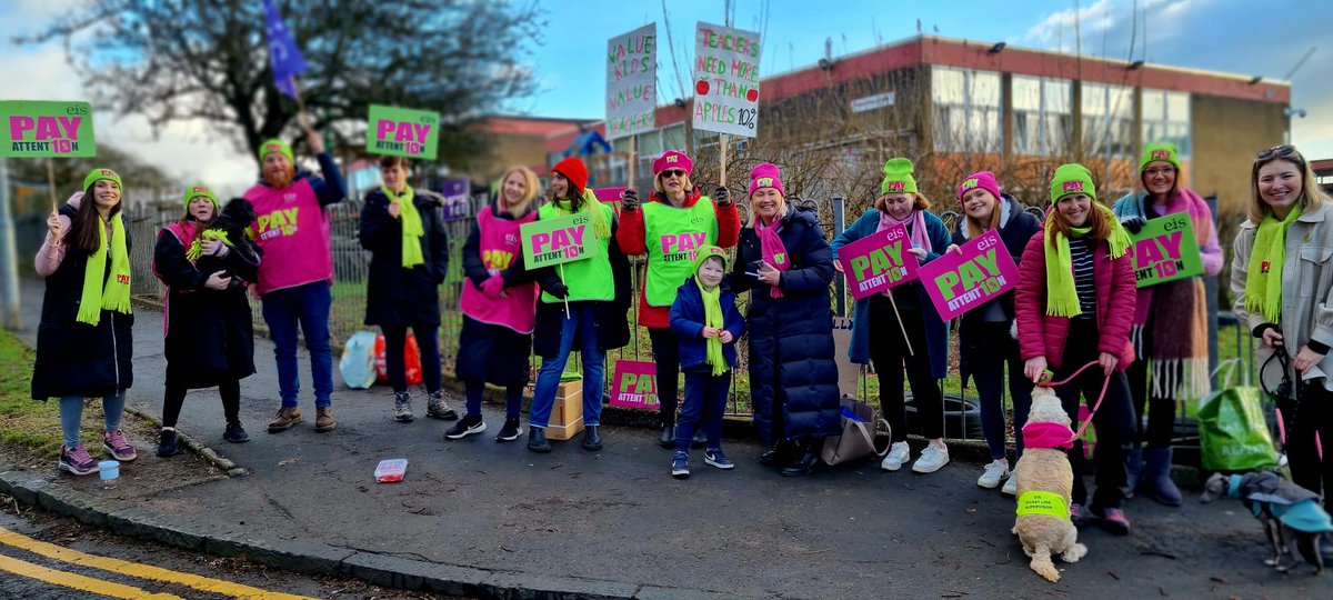 EISUnion's tweet photo. A strong turnout at Clober Primary School as members receive strong support from the public. #EISStrike #PayAttention https://t.co/QWYnc7DBmt