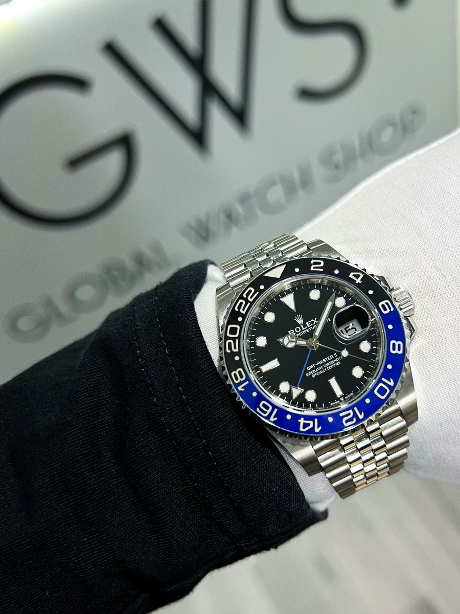 Another GMT, this time from a more modern release. A preowned Rolex GMT-Master II 'Batman' on a jubilee braclet complete with all original box &amp; papers. Well priced &amp; ready to go! globalwatchshop.co.uk/preowned-rolex…