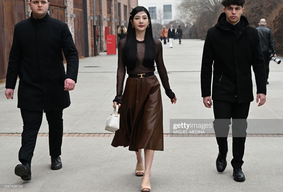 ohjoyth's tweet photo. จอยในชุดคอลเลคชั่นของ Tods ที่ Milan Fashion Week สวยปังมาก💚💚💚

JOY FOR TODS MFW
#JoyxTodsFW23 #JoyxTods @Tods https://t.co/541yCL6pAH