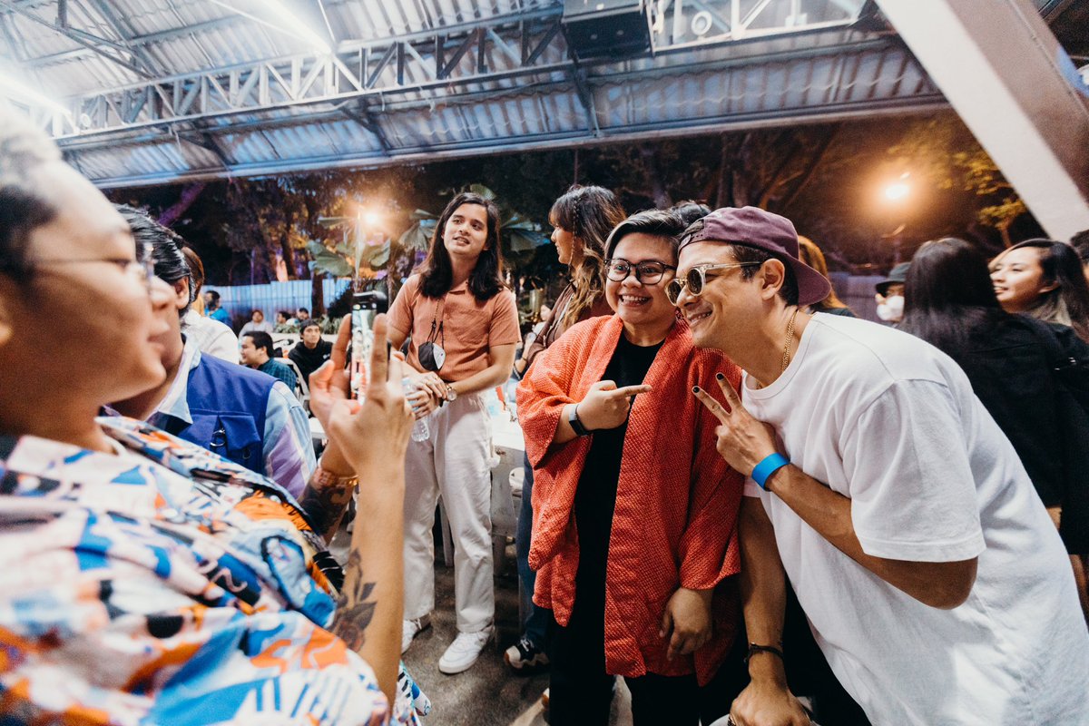 BenAndBenMusic's tweet photo. Good to be back 💙💛 We had fun sa UP Fair! So nice to see and watch so many bands play too. Kakamiss! https://t.co/dJUvs4N6jQ