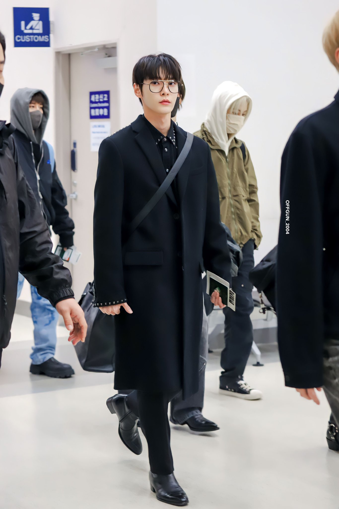 Doyoung valentino bag deals