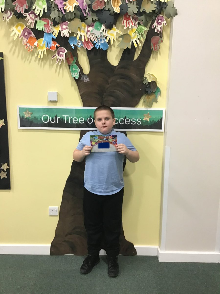 wla_y4's tweet photo. This week’s Stars of week and Star Readers 🎉🎉 @WoodlandsA @HarbourLearning #hltpraiseculture https://t.co/I3tNNPkyfE
