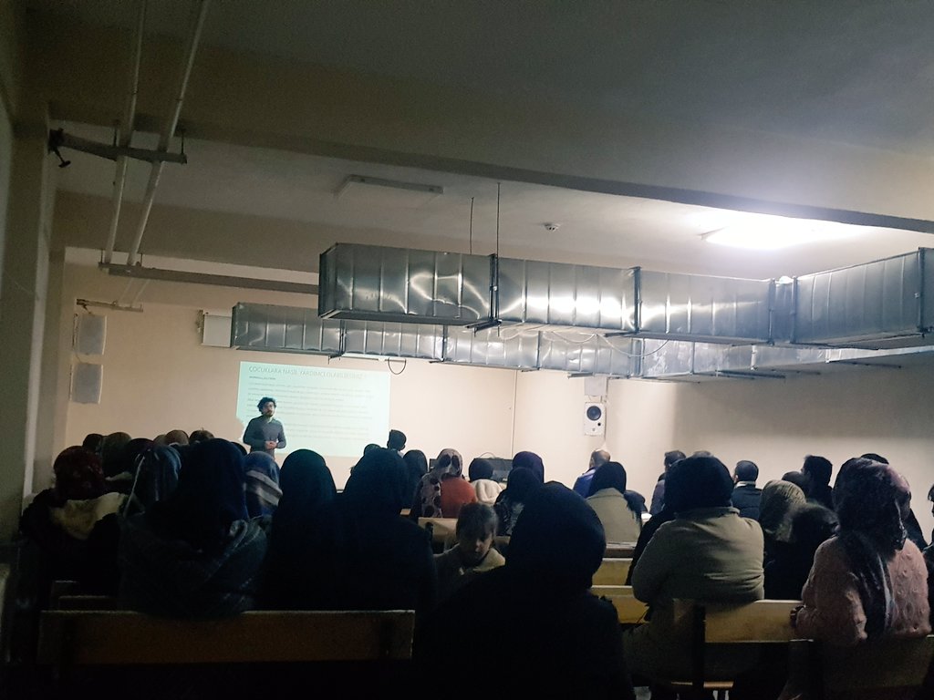 OrtaokuluAkif's tweet photo. Okulumuzun psikolojik rehberlik ve danışman öğretmeni tarafından tüm velilerimize Deprem ile ilgili Psikososyal destek eğitim semineri verildi. 
@sirnakmem73 
@mirzatetik78 
@RefikOzsoy 
@idil_ilcemem
@byigit78 
@RSehmusoglu https://t.co/Mfg3ttfwzO