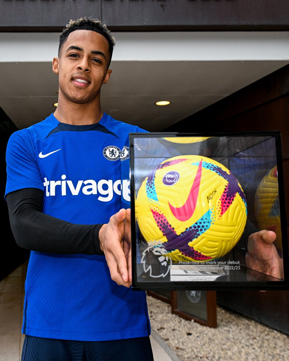 A PL debut ball for the mantelpiece. ⚽️

Congrats, <a href="/omarihutch7/">Omari Hutchinson</a>! 👏