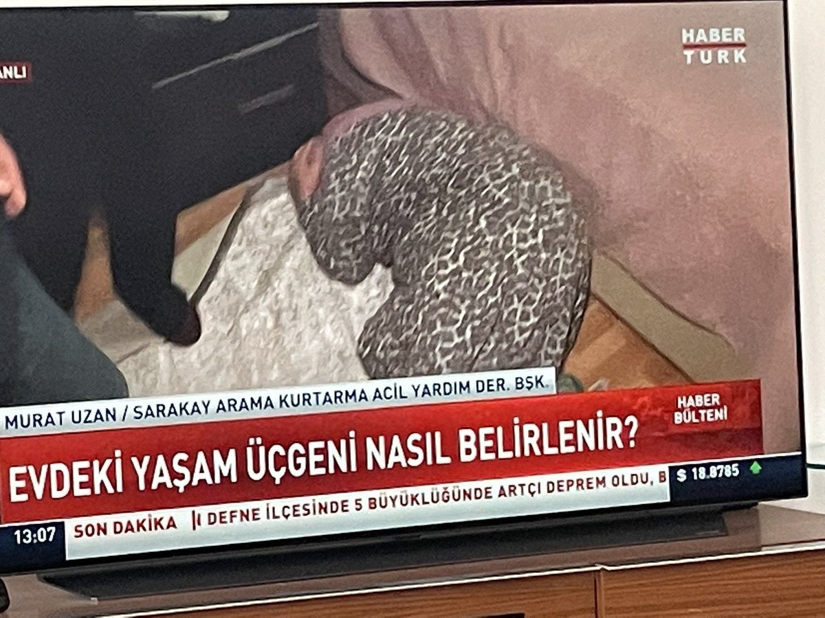Hala üçgen beşgen edebiyatı. Binan sağlam olacak. ALOOOOOO! <a href="/HaberturkTV/">Habertürk TV</a>  bırakın yanlış bilgiyi yaymayı artık