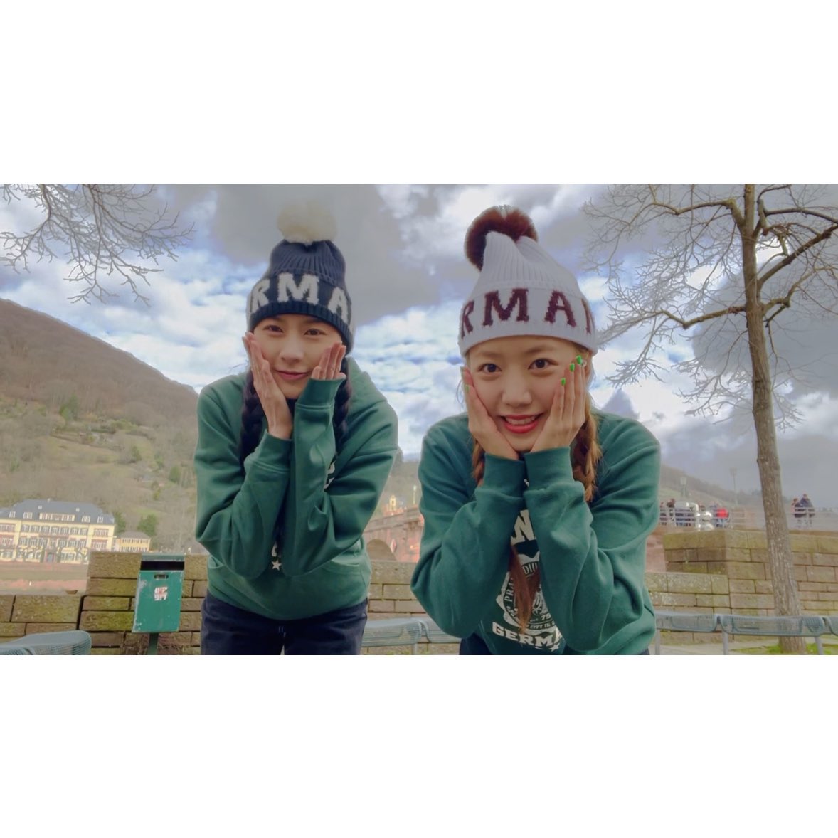 FpuXLIOX0AI521G?format=jpg&name=medium