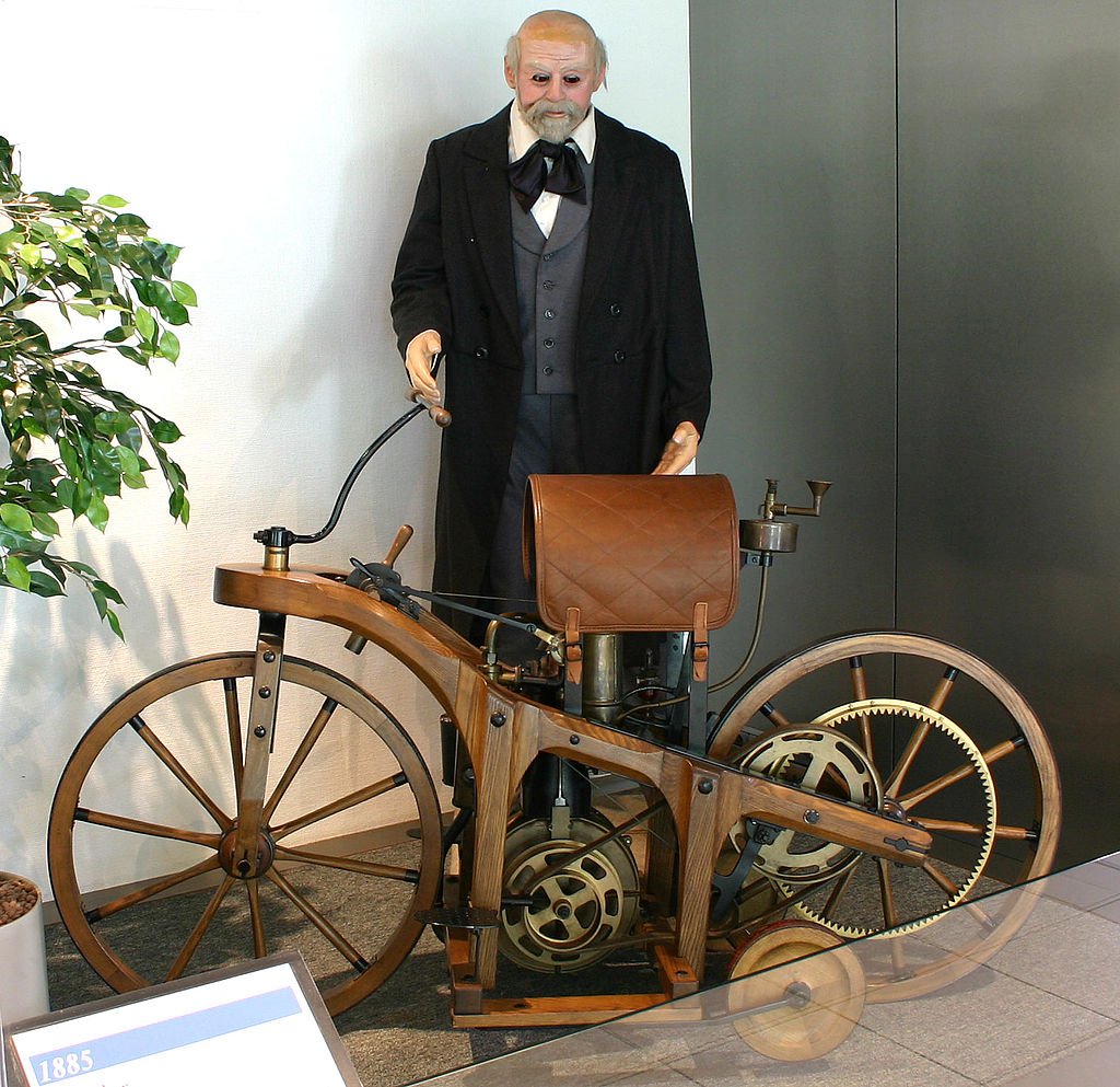 friendly_biker's tweet photo. "The first motorcycle looks like an instrument of torture".
It is undeniable that he did make history. https://t.co/ssXNI7yQuo