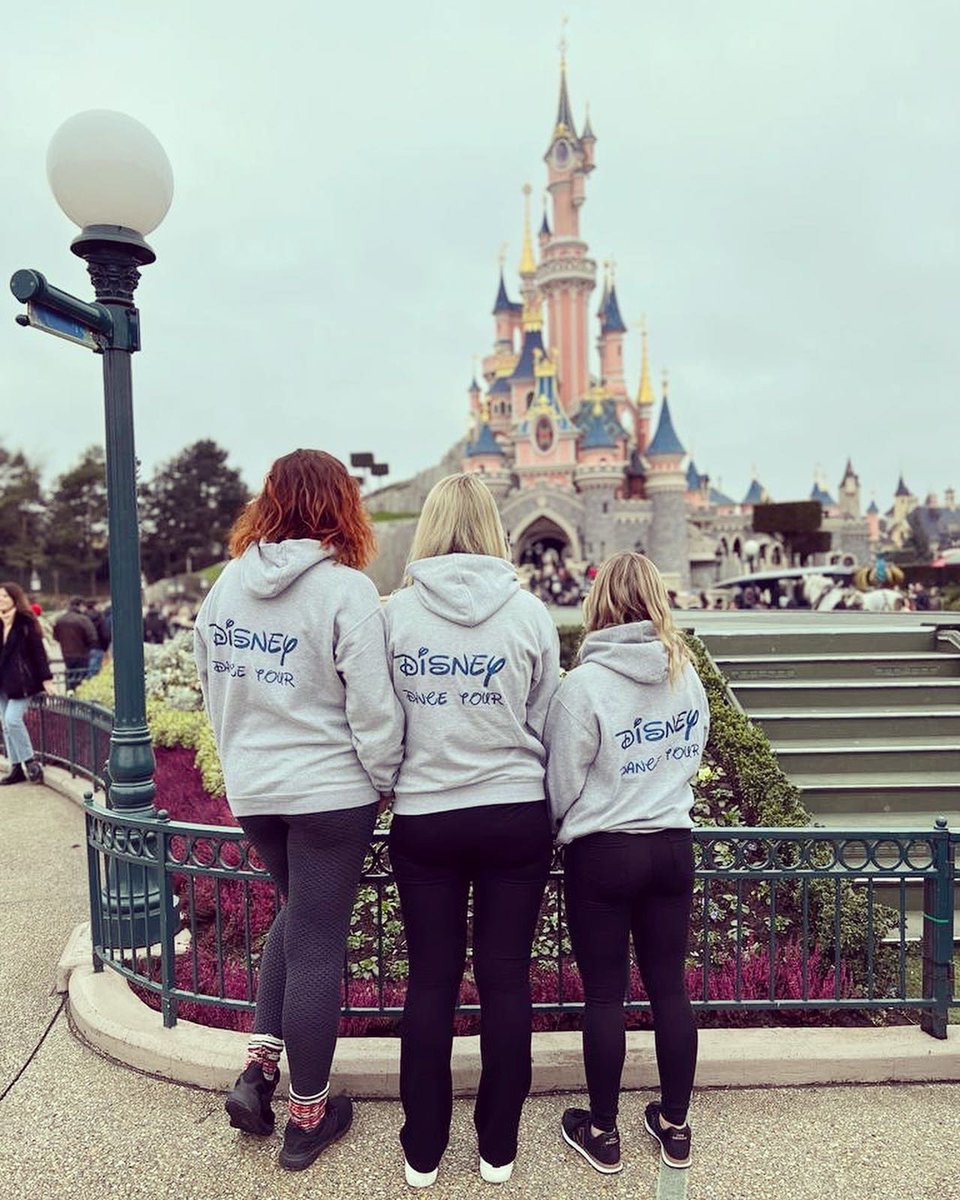 alwilliams14's tweet photo. Had a wonderful time on the Disneyland Paris Dance Tour @KSWArtsAward @KSWDrama 💃🏼💫🎬🎭 https://t.co/EbReYGJQc0