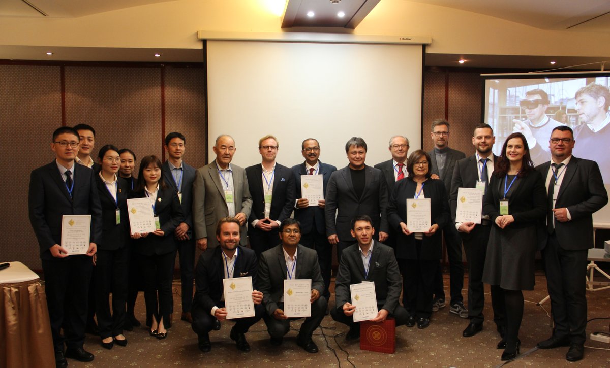 🚀DARWIN wins the #QIAaward as one of the most innovative SMEs in the world for developing a technology for the cultivation of unculturable microorganisms. Our CEO, @ManuelPorcar1, collected the award in Kazakhstan accompanied by <a href="/Sebastia_Jordi/">Jordi Sebastià</a>  (<a href="/GVAivace/">IVACE+i</a>).