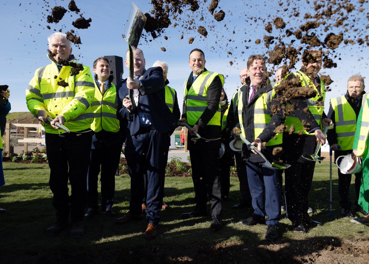 www_hisco's tweet photo. HISCo, along with @Castlethornirl ,Ballymakenny Developments Ltd, &amp; @louthcoco were delighted to welcome An Taoiseach and Minister for Housing to officially commence the construction of the Port Access Norther Cross Route in Drogheda yesterday morning. https://t.co/6jvBd4FRdn