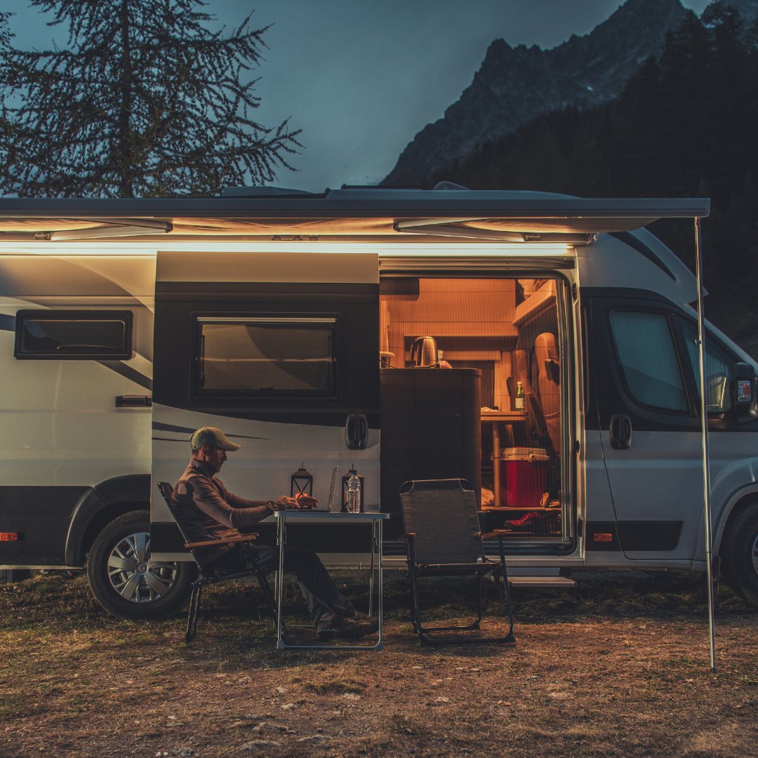 Dreaming of this? 🙌🏻 More and more people are turning to self-employment to achieve more flexibility and balance in their lives, and we are all for it!

What drives you to work for yourself?

#digitalnomad #selfemployed