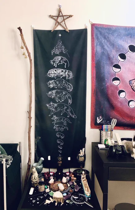 I finally made proper listings for my tapestries, You can easily select them in the style inventory now instead of messaging me what I have available first ^.^ 
