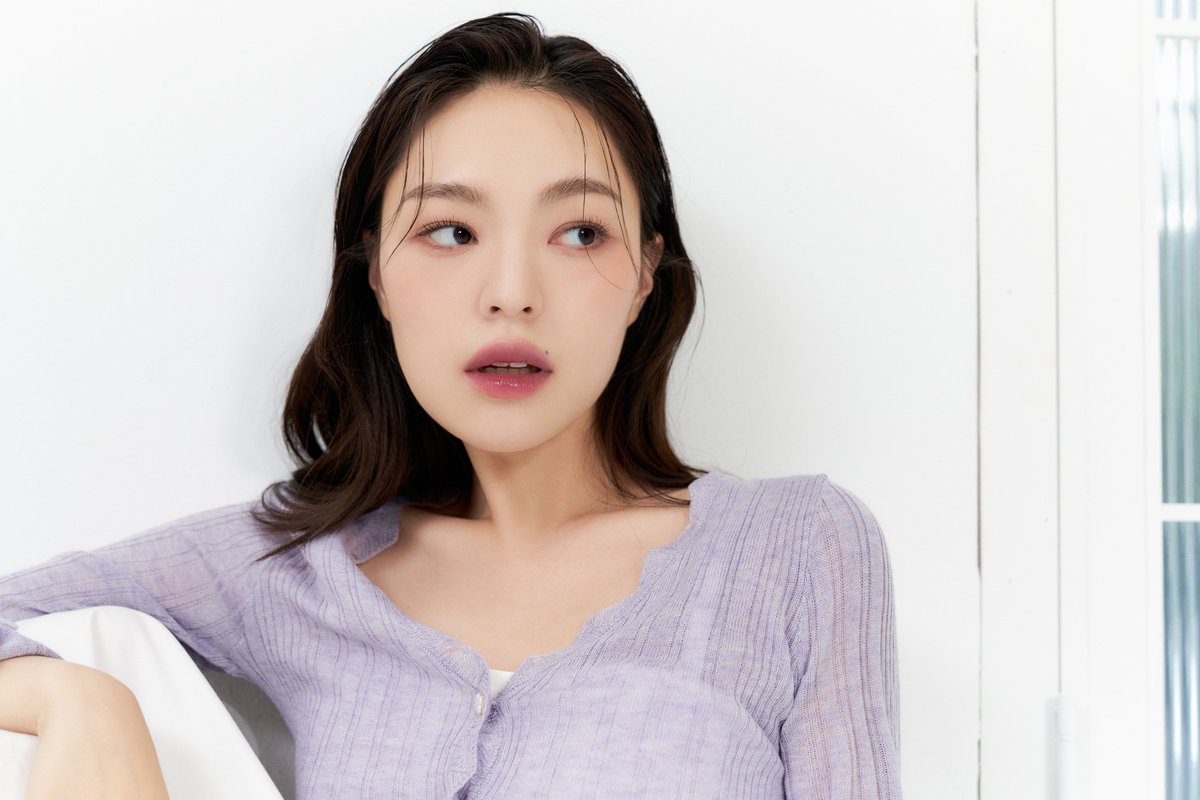 ใครชอบแต่งลุคโทน Pink-Plum ชมพูอมม่วงน่ารักๆ เซ็กซี่นิดๆ 💗💜 
แนะนำสีนี้เลย  𝐈𝐂𝐘 𝐆𝐥𝐨𝐰 🧊✨ #06 Cheshire

สี Rose Mauve ชมพูกุหลาบอมม่วงอ่อนๆ สร้างบรรยากาศลึกลับ น่าค้นหา ดูหรูหรา

#MuzigaeMansion #MuzigaeMansionTH 
#lipstick #ลิปสติก #ลิปวีแกน #icyglow #Tint #ลิปทินท์