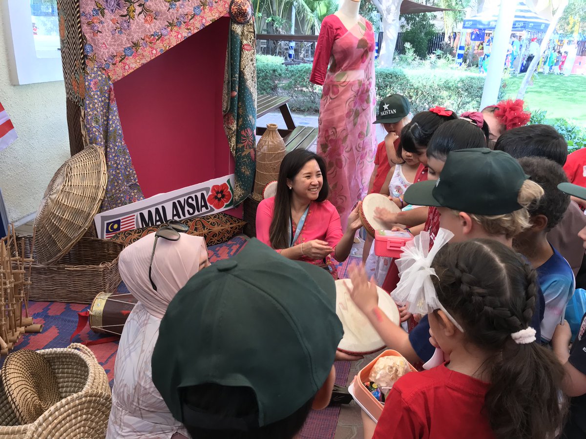 F2 loved celebrating International Day <a href="/JESSJumeirah/">JESS Jumeirah</a> . They learned about food, traditions, dress and celebrations from other countries! #JESSJumUtW