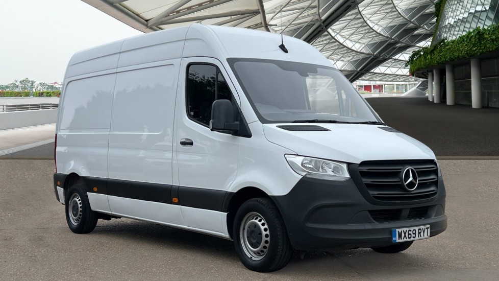 MarshallMercCV's tweet photo. #VanOfTheWeek at Marshall #Mercedes #Benz #Andover is this 2019/69 Sprinter 314 CDI 2.1 Panel Van in Arctic White.
WAS: £22,250+VAT
NOW: £21,990+VAT
SAVE: £260.
Call 01264 253663 or visit https://t.co/ZNIRIIwY0p find out more. https://t.co/8Wt4lp2p3I
