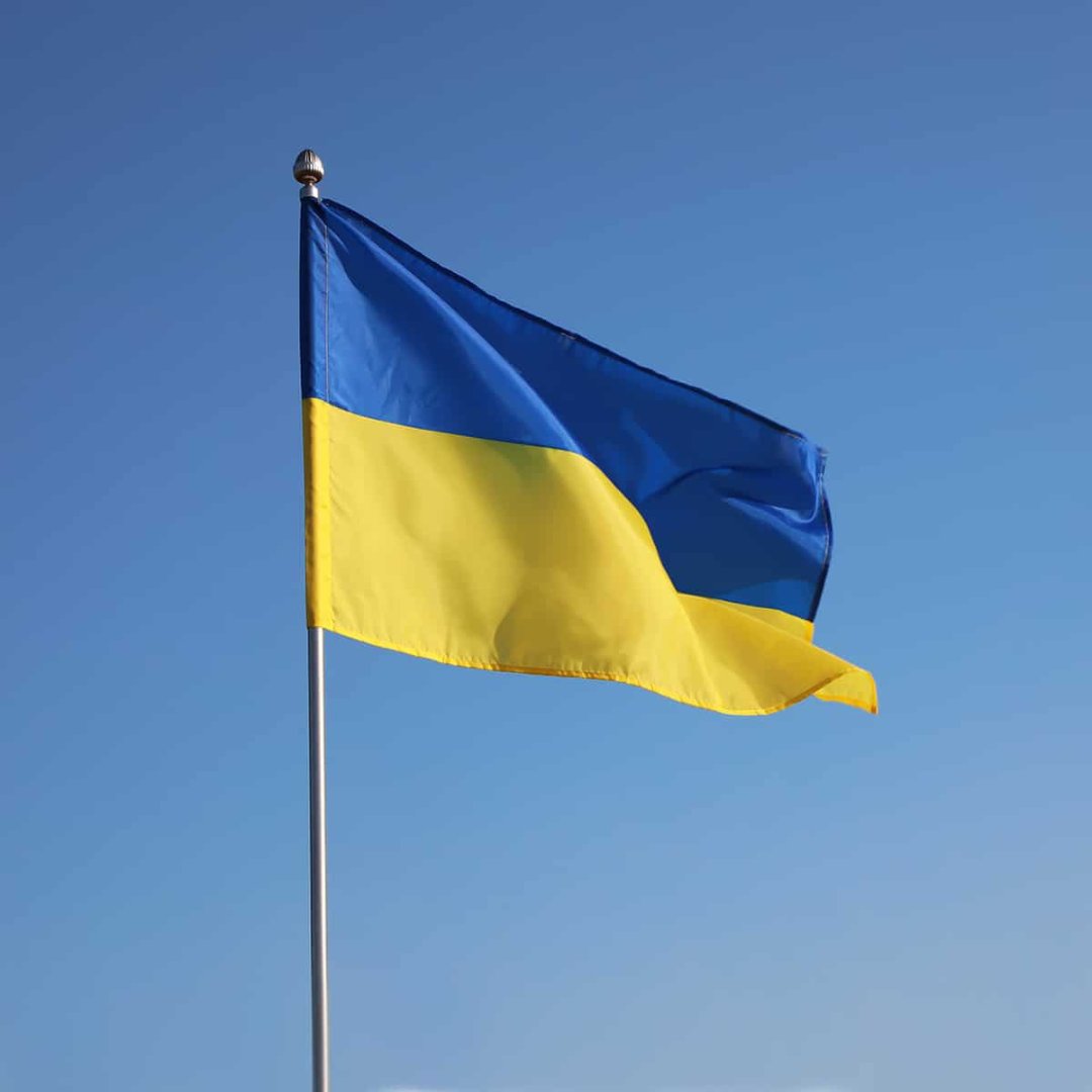 To mark a whole year since the 2022 invasion of #Ukraine, we stand with our friends here in the UK and those seeking sanctuary abroad. Join us for the one-minute silence at 11am. Many refugees are still in need of homes, so please get in touch if you or someone you know can help.