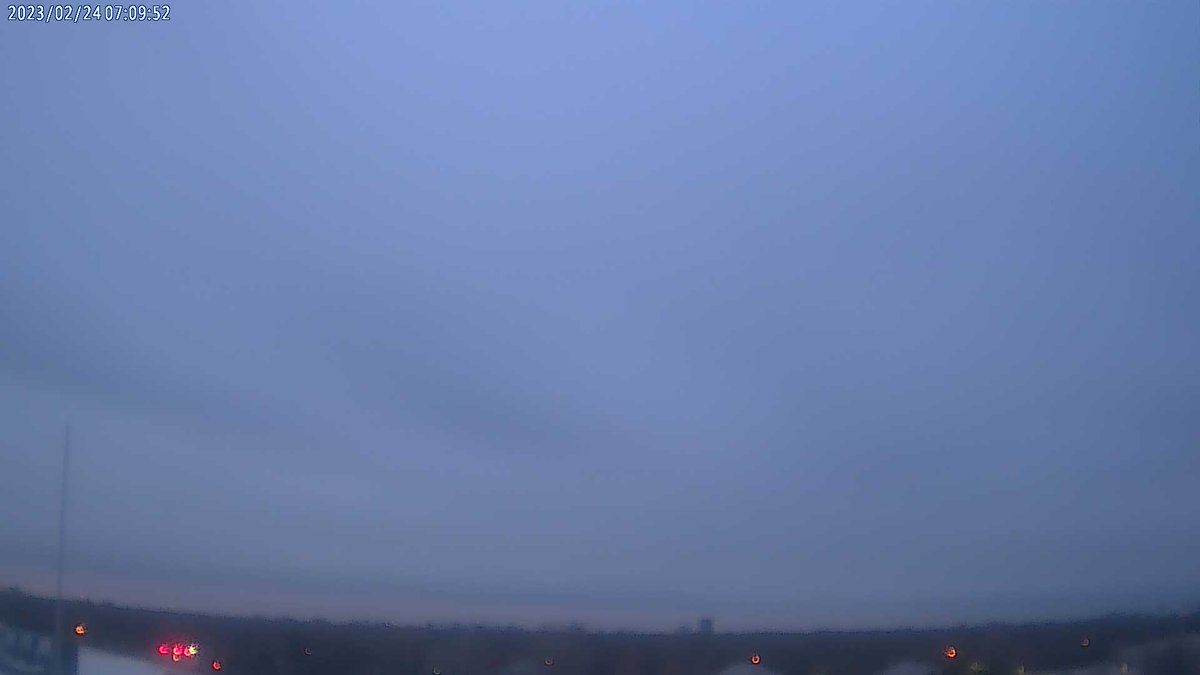 UTDallasWeather's tweet photo. University of Texas at Dallas at sunrise and it's 44.1 F. #dfwwx #CometReady https://t.co/kvnbzqatO8