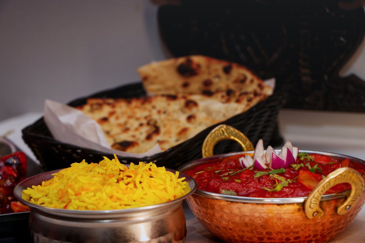 Start the weekend with flavoursome food when you dine in at Diwali Restaurant. 
.
.
#belfast #diwalirestaurant #belfastfoodie #northernireland #Belfasthour #BelfastRW23 #indianfood #authentic #affordable #uk #travelni #variety #tripadvisor #fridaymorning