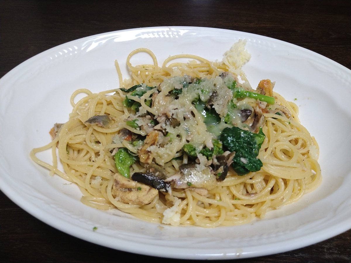 weapont9999's tweet photo. 今日のパスタ
菜の花と鮎のチーズまぶし https://t.co/2B5ygIYRih