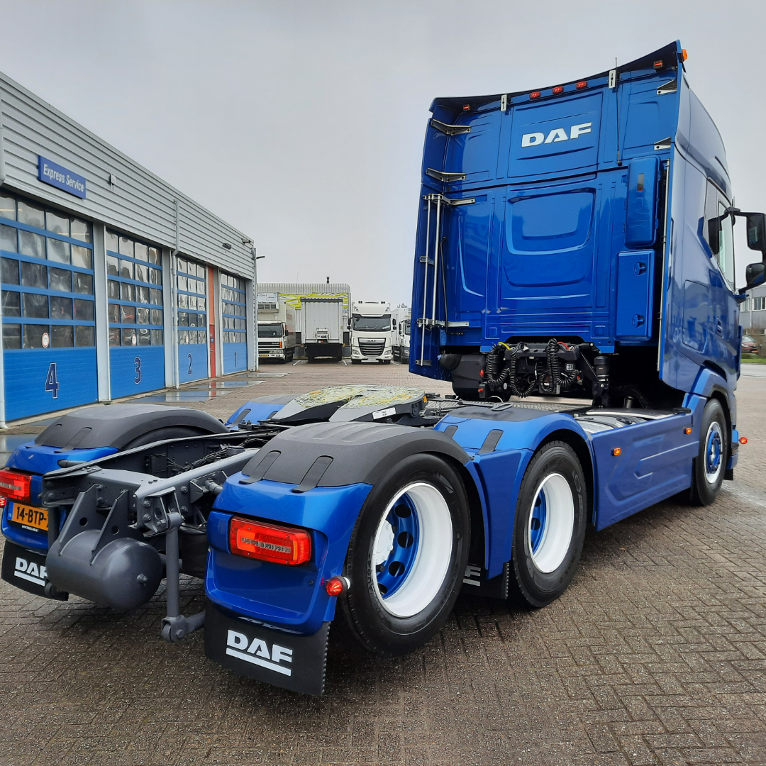 Truckland's tweet image. Mega dikke DAF XG+ 530 FTS afgeleverd aan Familie Hooiveld 😍🔥 Deze trekker met dubbellucht sleepas is nu te bewonderen op de snelwegen! Onderdelen zijn geleverd door Schouwparts! Roel en Astrid bedankt voor de bestelling en heel veel rijplezier 💪

#DAFtrucks #Truckland #DAF