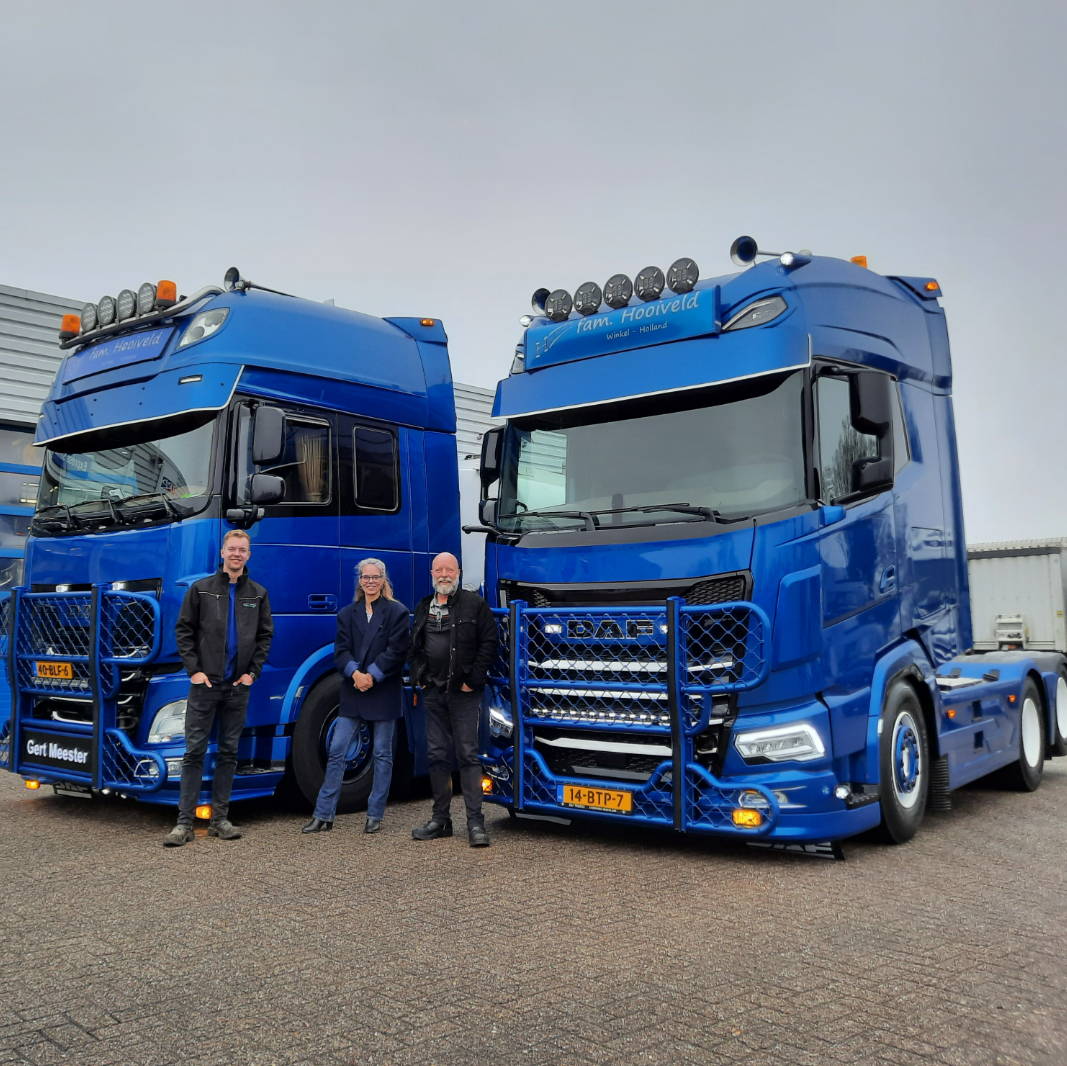 Truckland's tweet image. Mega dikke DAF XG+ 530 FTS afgeleverd aan Familie Hooiveld 😍🔥 Deze trekker met dubbellucht sleepas is nu te bewonderen op de snelwegen! Onderdelen zijn geleverd door Schouwparts! Roel en Astrid bedankt voor de bestelling en heel veel rijplezier 💪

#DAFtrucks #Truckland #DAF
