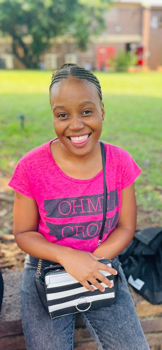 PrinceNkabinde3's tweet photo. Lerato makua first year student at Tshwane university of technology , studying bachelor of education says '' I love listening news on radio and getting some from twitter on News24 ''  🙂✌️ . 
#TUTJOURN2023 
#twitterchallange https://t.co/rkugxPnxUx
