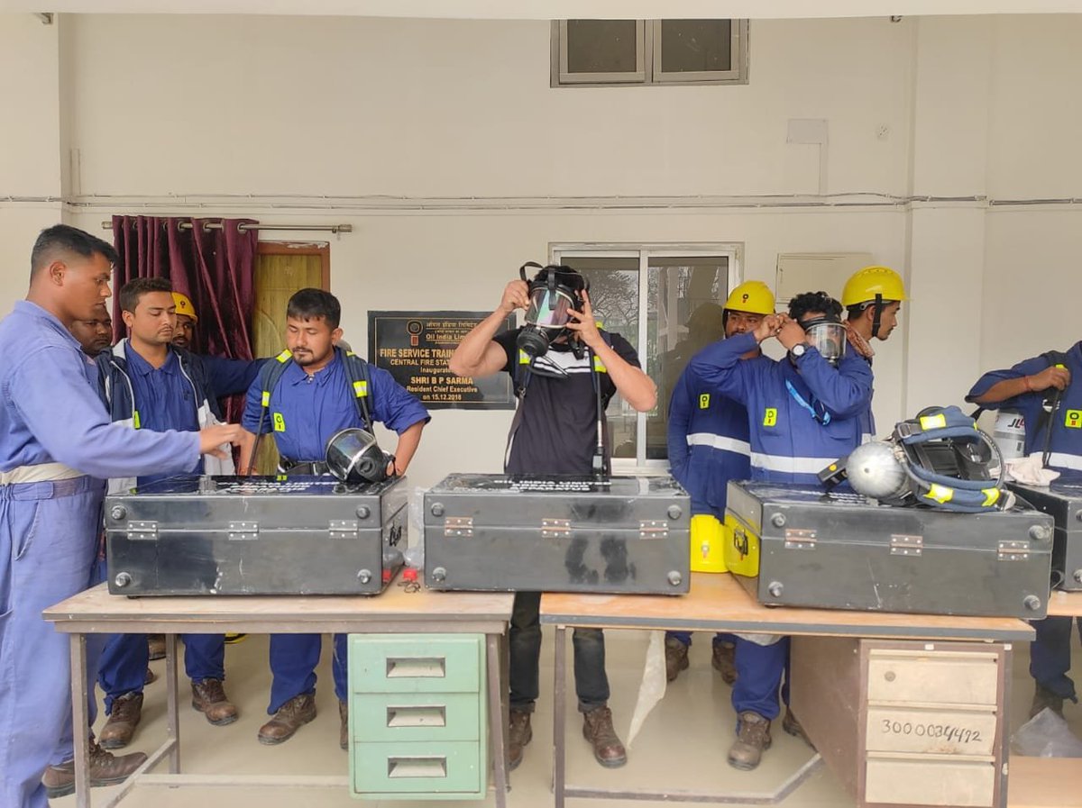 OilIndiaLimited's tweet image. A 4-days Advanced Fire Fighting Training Program, organized by the OIL Fire Service in collaboration with the HR Learning Department, was successfully completed at the Central Fire Station, Duliajan. 🔥🚨#FireSafety #AdvancedTraining #OILFireService #FirePrevention