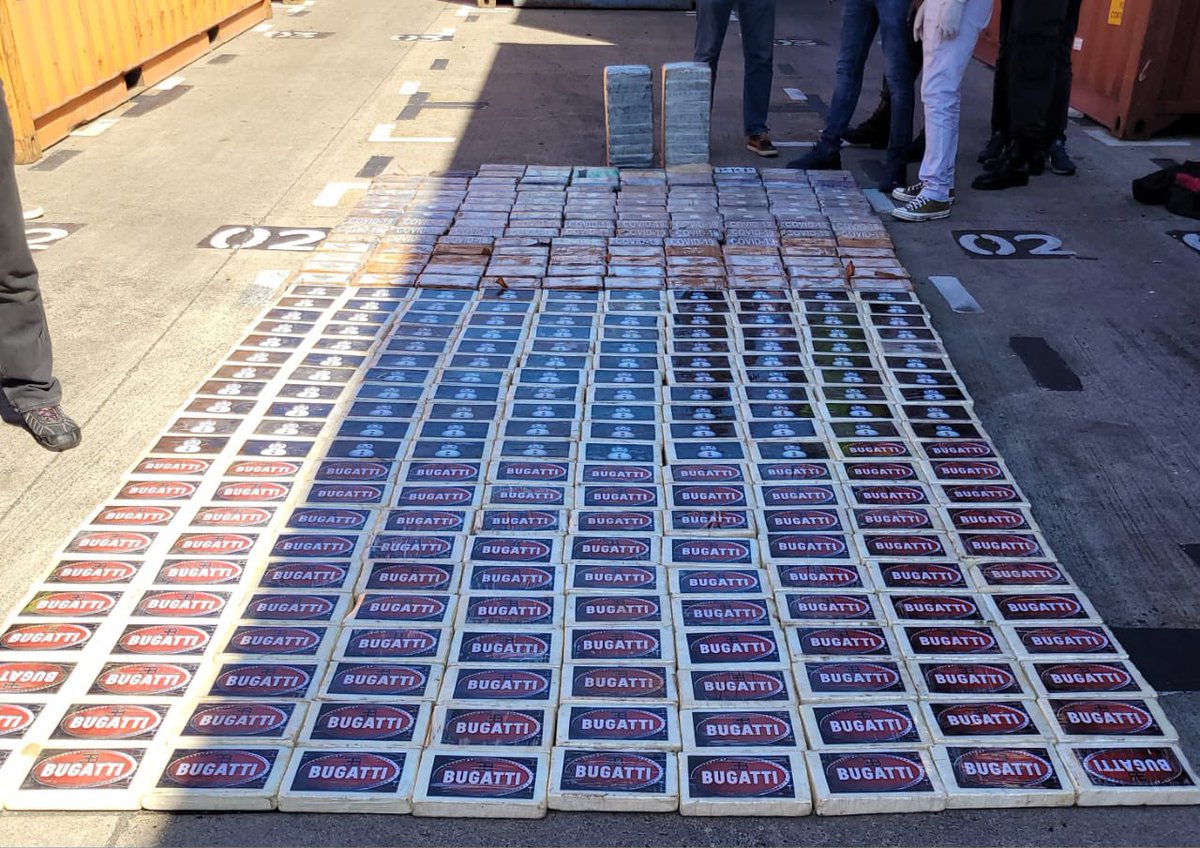 AthlendaM's tweet photo. SAPS Organised Crime Investigations Unit &amp; SARS customs officials have seized 380kg of cocaine worth a street value of R171 million rand at the Durban Harbour. The drugs were found in 12 bags in a vessel that was coming into SA from South America. Investigations underway. https://t.co/FPhCfxIam4