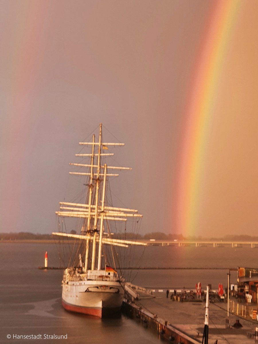 Stralsunder Bürgerschaft beschließt Kauf der „Gorch Fock l“ Möglich ist die Entscheidung durch eine Förderung aus Mitteln der EU, des Bundes und des Landes MV in Höhe von 9,5 Millionen Euro bei einer Gesamtinvestition von 10,5 Millionen Euro: bit.ly/3ZfXh7v