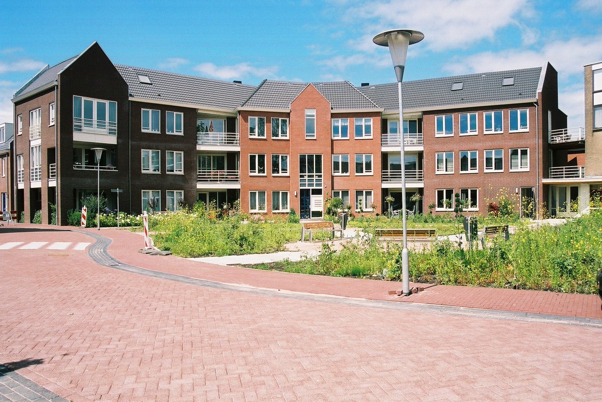 #Colloquium
2 maart organiseert het Expertisecentrum Woningwaarde een colloquium over ontwikkelingen op de Nederlandse koopwoningmarkt. Presentaties van <a href="/PJBoelhouwer/">Peter Boelhouwer</a>    <a href="/MinBZK/">Ministerie van BZK</a> <a href="/brink_nl/">Brink</a> PhD Rosa van der Drift en Bouwkunde-alumnus Victor Aerts. ow.ly/Sumq50N0zQZ