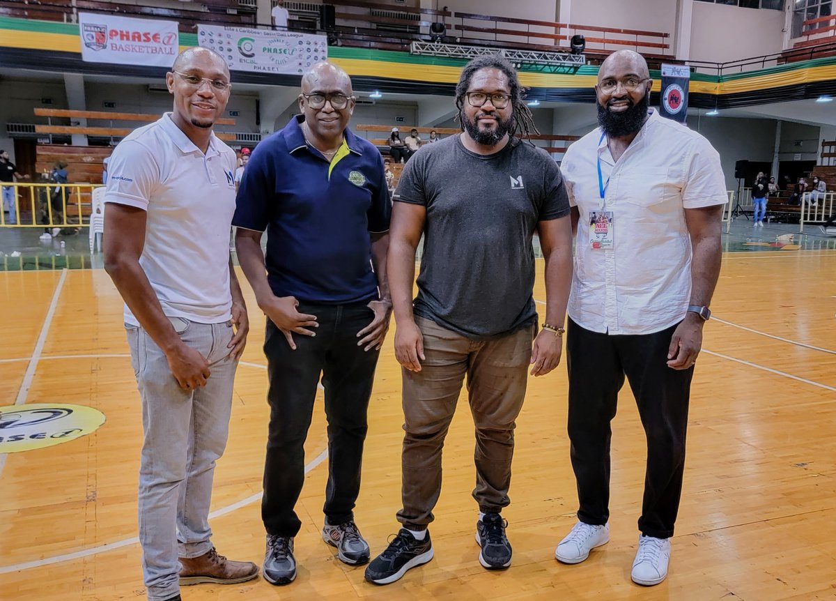 ispaudiolight's tweet photo. 🟢Sistema compacto Clear-Com Flypack para E1 Caribbean Basketball League

🟢Para su torneo más reciente, E1CBL utilizó un sistema Clear-Com® Encore® Analog Partyline proporcionado por M-One Productions.

@clearcomsystem 
@m_oneja 
@e1_cbl 

🔗Link
https://t.co/G3K18LewA7 https://t.co/2cnmF8V7Km
