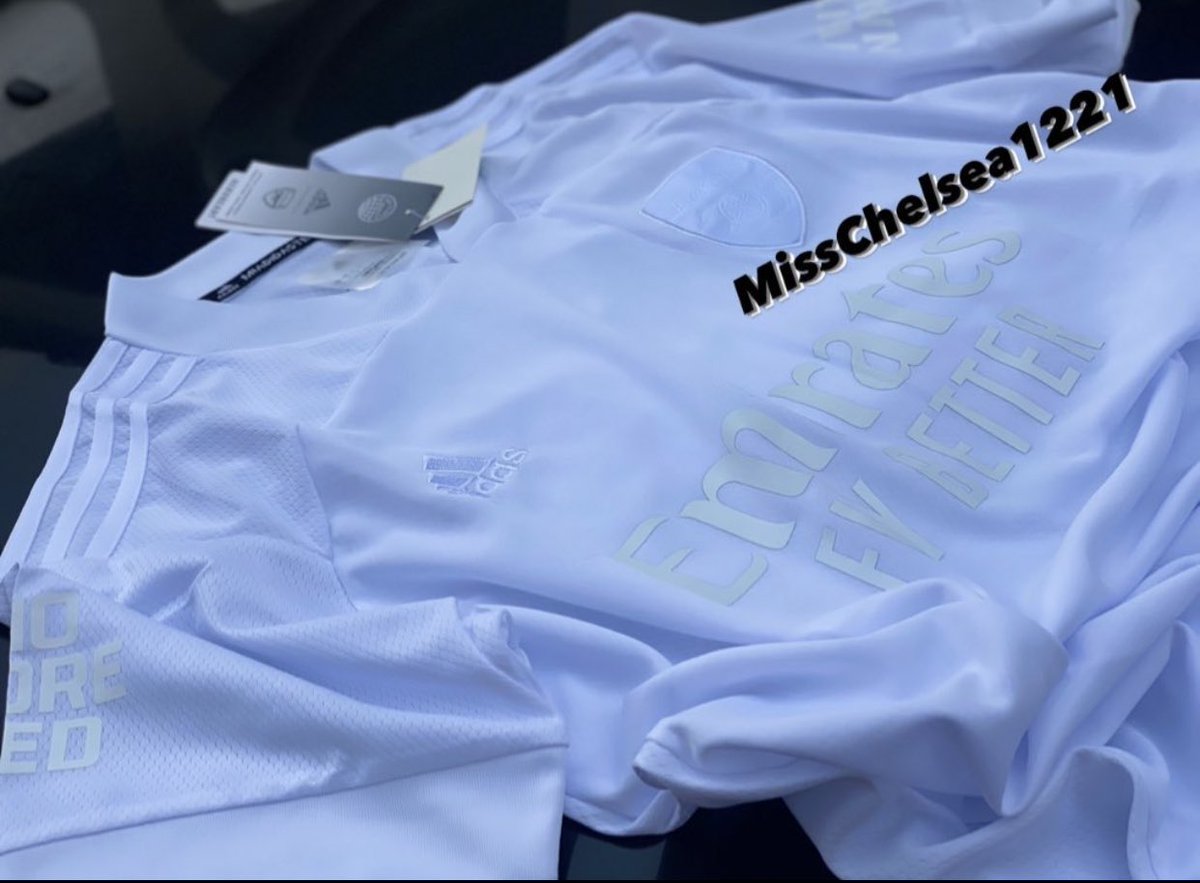 MissChelsea1221's tweet photo. Samahan Kukusumbua,Naomba Nisaidie #Retweet❤️🙏 

#ArsenalAllWhite 

27,000/=

Zimerudi Tena ila n #CHACHE wahi plz

0714336827

#MIKOA yote natuma....Kuanzia jez 3 Delivery FREE https://t.co/0bSDsdERc1