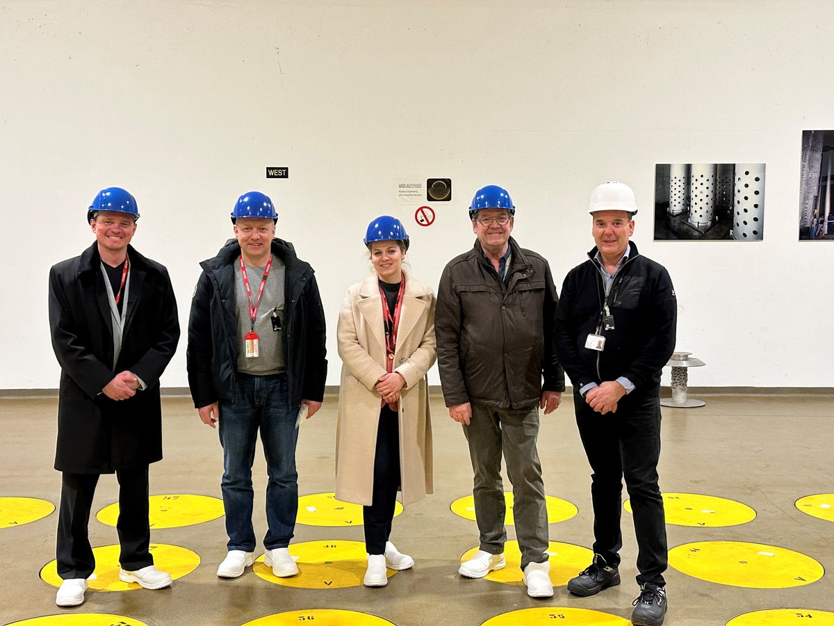 In het kader van het bilateraal akkoord #Oekraïne-België was deze week een delegatie van Tsjernobyl (SSE ChNPP) op de site van #Belgoprocess op bezoek.
Het programma richt zich op kennisoverdacht m.b.t. verwerking en opslag van radioactieve afvalstoffen.