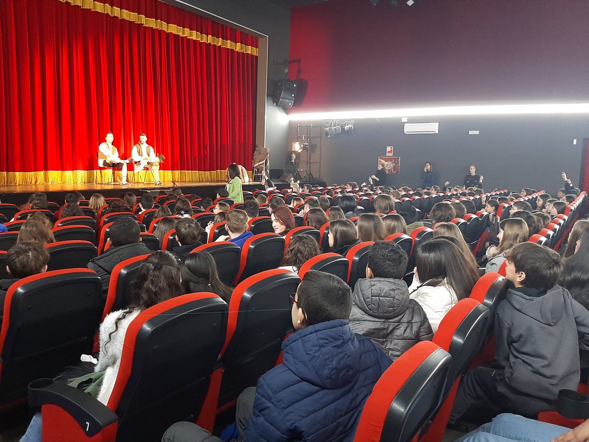 csaamparod's tweet photo. Hemos asistido a la representación del Lazarillo de Tormes, hemos salido encantados, muy buena puesta en escena https://t.co/VvhkCZkF66