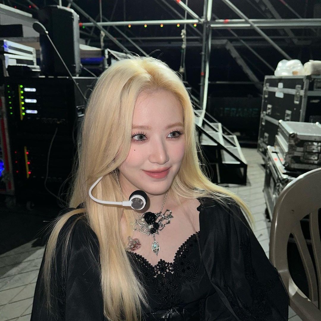 RJSHLOOK's tweet image. 🖤