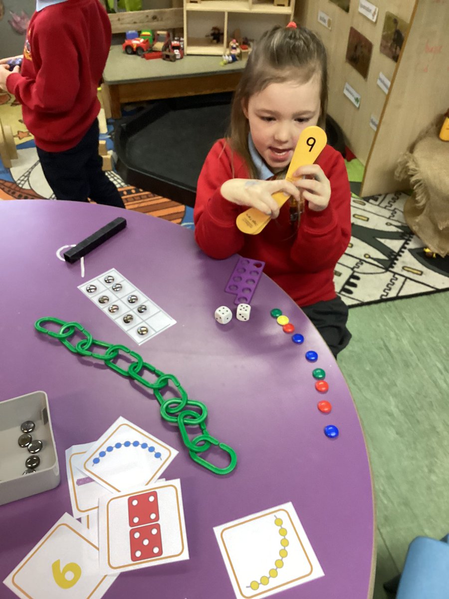 StJosephsBing's tweet photo. Reception found lots of different ways to represent the numbers 8 and 9. #sjbeyfs #sjbmaths https://t.co/KiHvFubblR