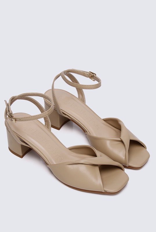 aidaorable's tweet photo. This ballerine heels for raya?! DEFINITELTY A YESSS 😭❤️ https://t.co/hHlrnQAEVJ