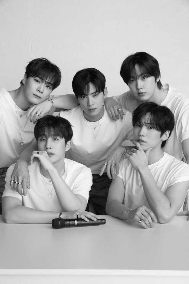 PVN_777_'s tweet photo. #PVNGiveaway
#HAPPY7thWITH_ASTRO
#아스트로를_만난건_7ㅣ적_이야

10 winners of astro items
Winners will shoulder the sf

Mechanics:
RT this post and reply your most fav astro related memory

Prices: sealed album, sealed photobook, photocard, and posters

End on Feb 28 https://t.co/TzLl9r3Gc3
