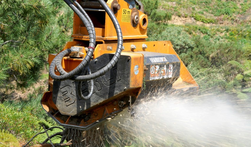 BPHAttachments's tweet photo. How's it going with hedge cutting, ground clearance and landscaping?
These Flails and mulchers will make light work for your #excavator.
Available for hire or purchase _ Nationwide
See a selection of #attachments https://t.co/GdK2GktkjZ
#Flails #forestrymulcher #BERTI https://t.co/hriG9oQY6Q