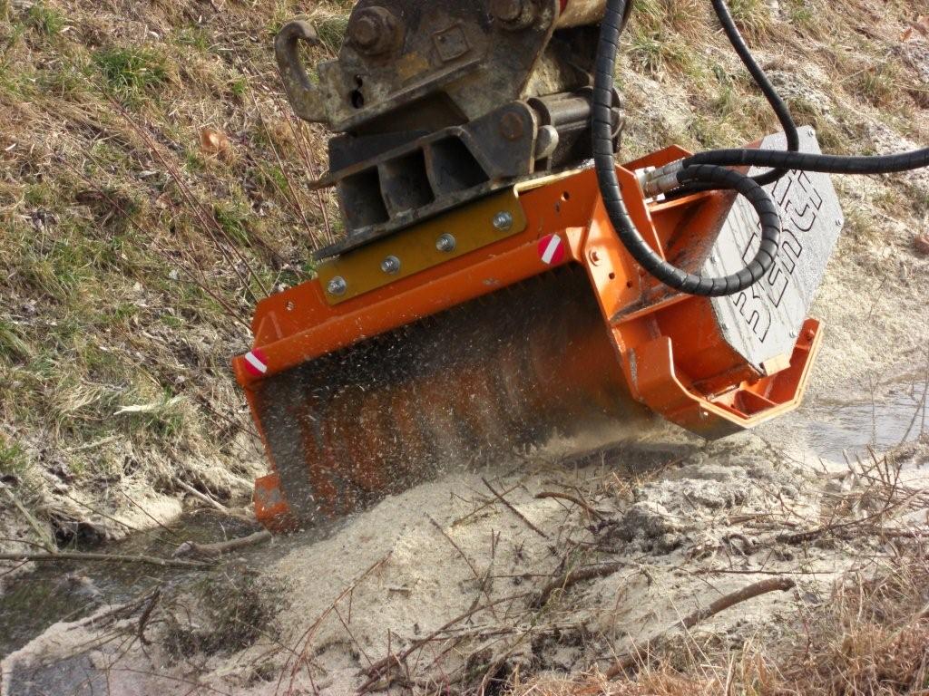 BPHAttachments's tweet photo. How's it going with hedge cutting, ground clearance and landscaping?
These Flails and mulchers will make light work for your #excavator.
Available for hire or purchase _ Nationwide
See a selection of #attachments https://t.co/GdK2GktkjZ
#Flails #forestrymulcher #BERTI https://t.co/hriG9oQY6Q