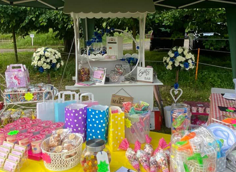 TheTouristTrail's tweet photo. #Storrington's ๐ช๐ฒ๐๐ ๐ช๐ฎ๐ป๐๐น๐ฒ๐ ๐๐ฎ๐ฟ๐บ hosts a #CarBootSale every Saturday during the season, along with a #SandSchool offering activities seven days a week.
๐ฅ๐ฒ๐ฎ๐ฑ ๐ ๐ผ๐ฟ๐ฒ
https://t.co/5pnwyqnvUP
#westsussex #horses #horse #england #upcycle #sadle https://t.co/jIDvuBCEQn