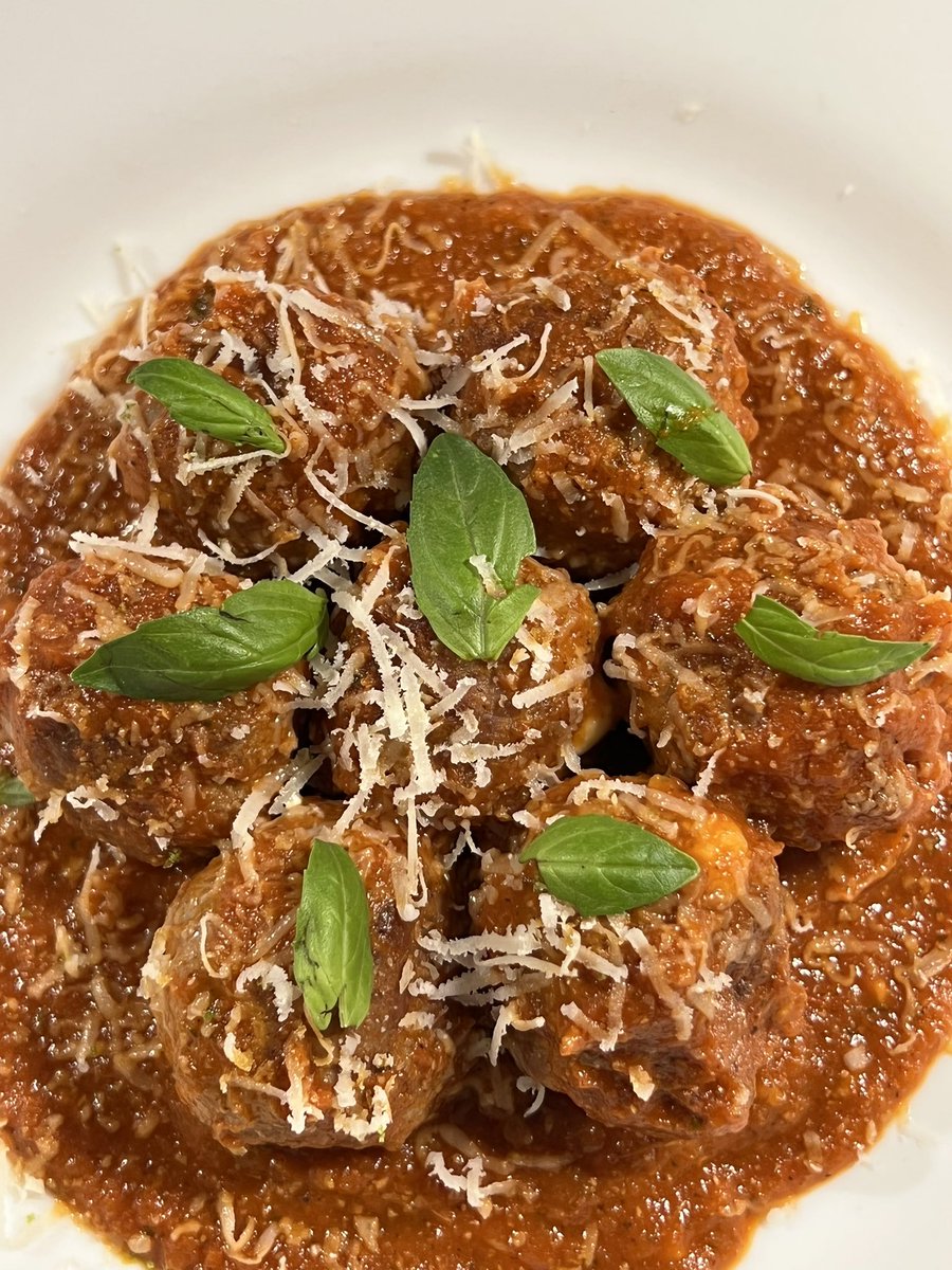 So_Into_It's tweet photo. Cheesy meatballs in tomato sauce! #meatballs #foodie #food #italianfood #foodporn #yummy https://t.co/3qoWBRKIXL