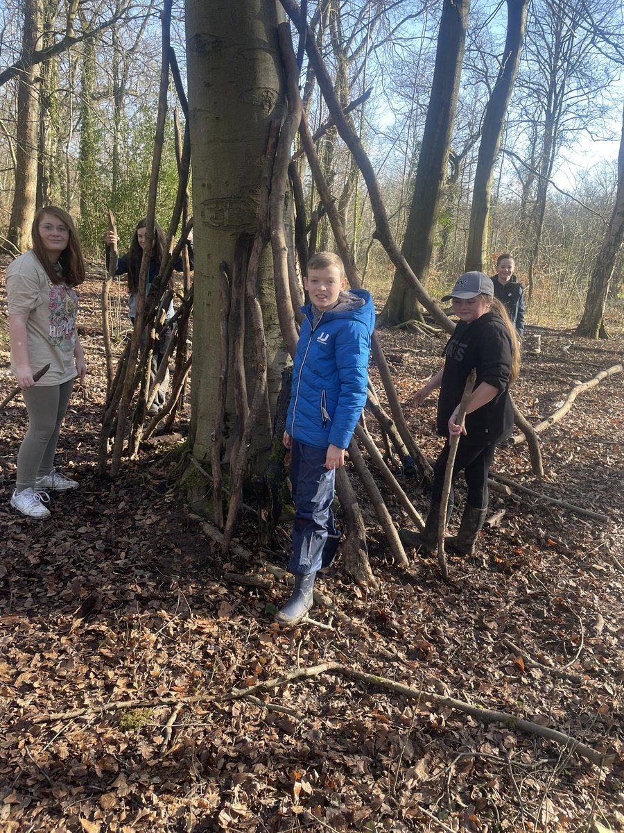 MrsMGault2's tweet photo. Bushcraft fun @SP_edprogramme @NewStevenstonPr https://t.co/3SMWn24WHu
