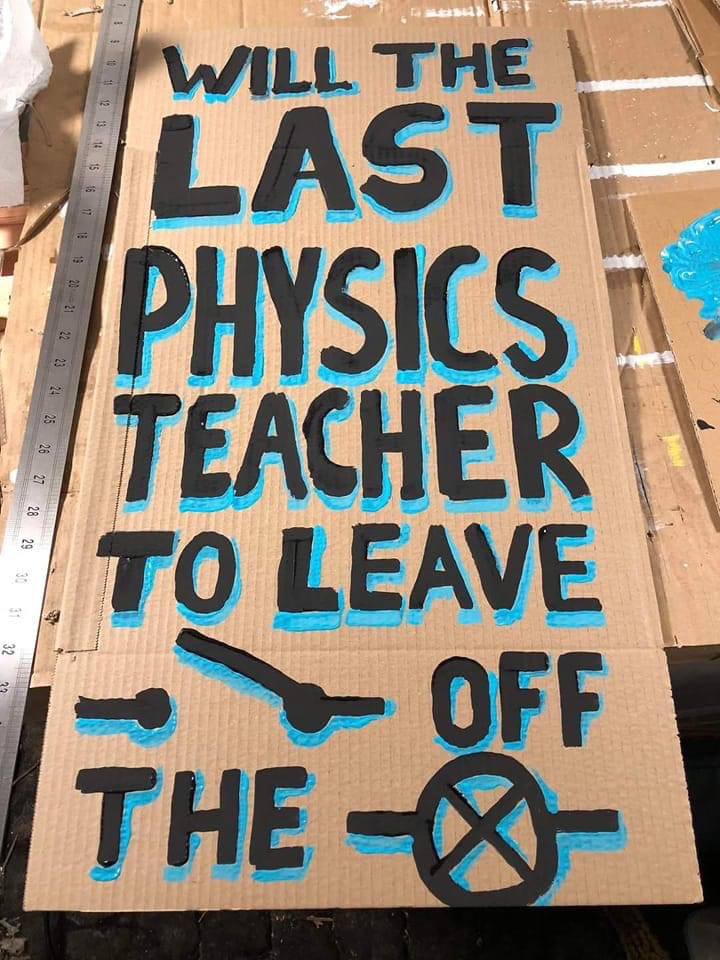 You can show your support for teachers by: Emailing your headteacher to tell them you support teachers and the action they are taking; signing the petition: payupsos.com/petition and emailing your MP payupsos.com/action #payup #SaveOurSchools