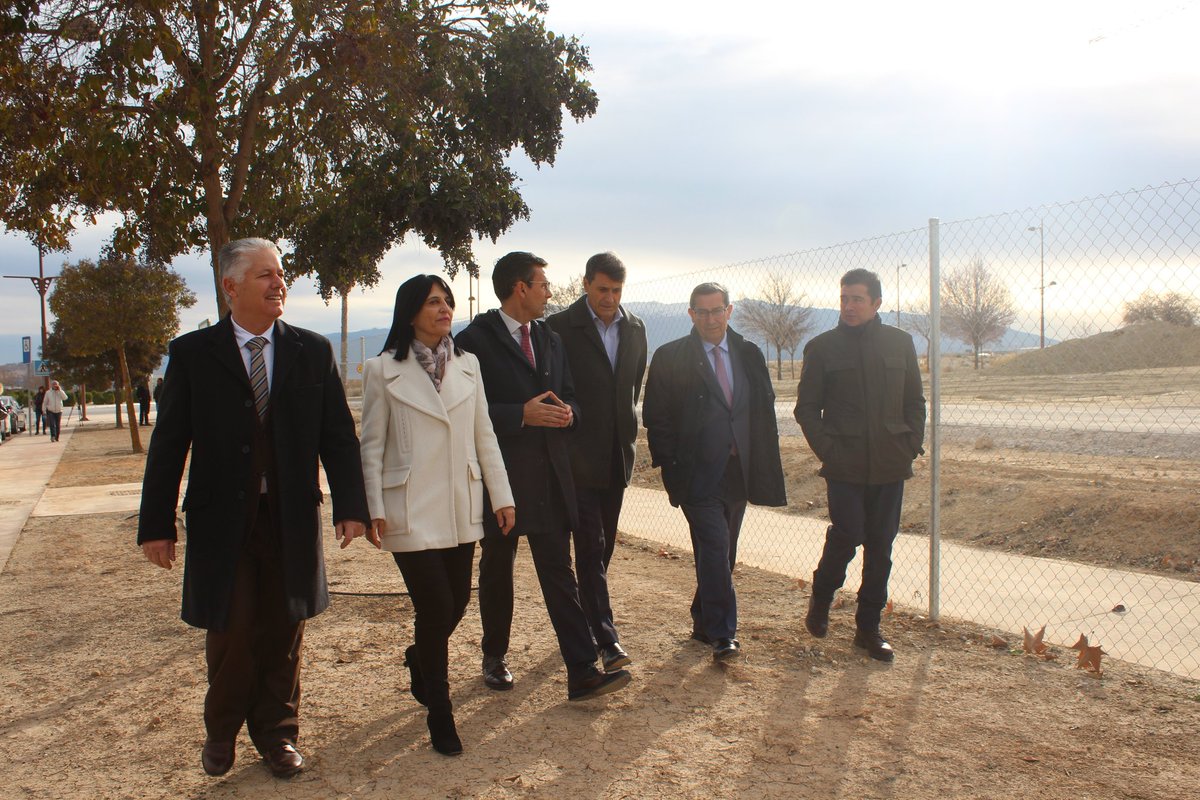 SubGobGRA's tweet photo. La subdelegada, @InmaLopez14, acompaña al delegado del Gobierno de 🇪🇦 en #Andalucía, @PedroFdezGob, en su visita a #Escúzar donde estará ubicada la que será la mayor instalación científica de #España y uno de los principales proyectos internacionales, el #IFMIF-DONES. https://t.co/0CSA81kN2u