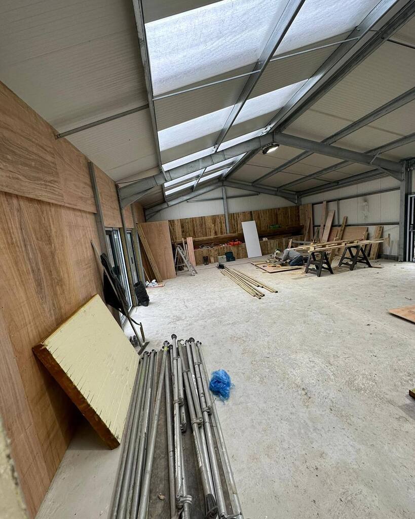 New premises for @loddingtonfarmshop coming along nicely... We'll be opening our doors (at the top of Loddington Lane) within the next couple of months 👍

#kentfarmshop #farmshopsuk #kent #maidstone #boughtonmonchelsea #coxheath #linton instagr.am/p/CpCt0hmsHhp/