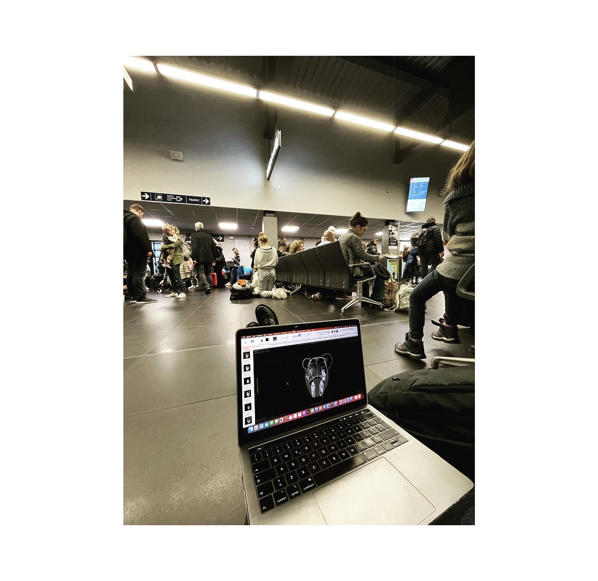 GiuliaGuerri1's tweet photo. Premier mois de residency ☑️ #residency #residentlife #ECVDI #itsalongwaytothetopifyouwannarockandroll https://t.co/oFmsCDCJn2